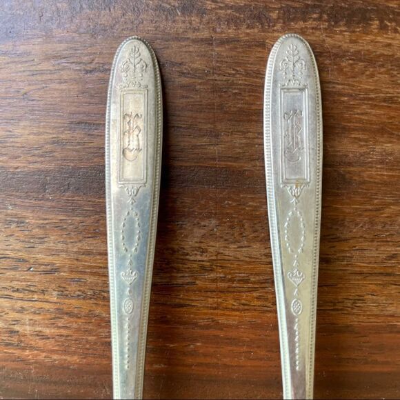 Antique 1921 Oneida Community Plate Grosvenor Salad Forks Set of 4 With Monogram - Picture 5 of 8